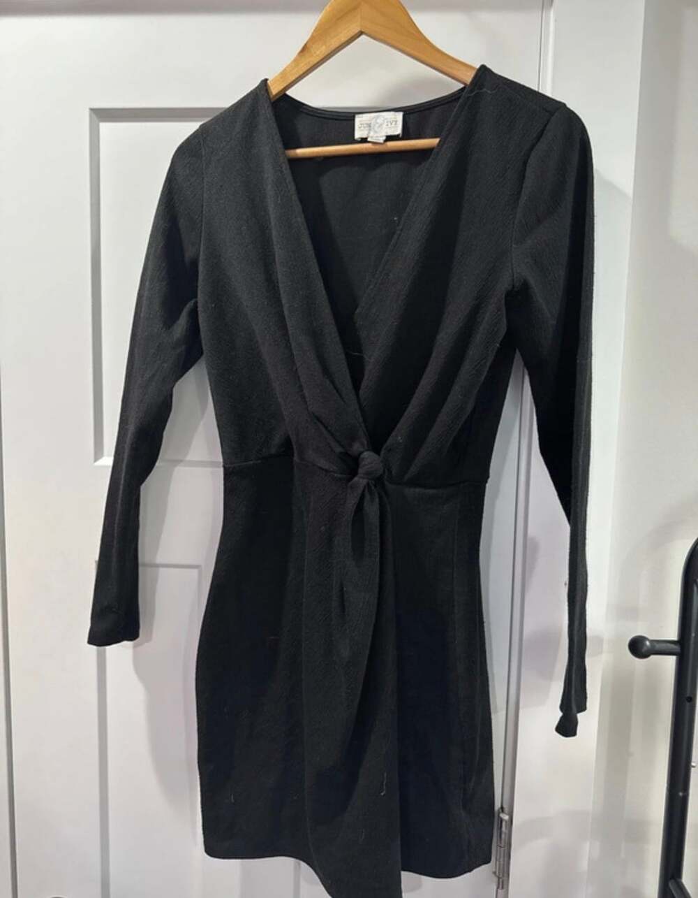 Jun & Ivy Long Sleeve Dress Size M Black V-Neck Front Tie Mini